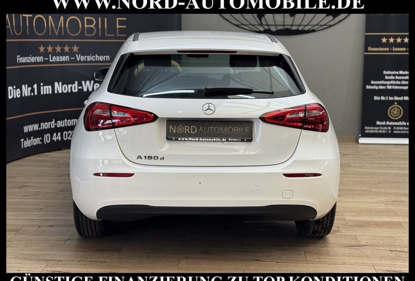 Mercedes-Benz A 180 A 180d Panorama/Navi/Tempomat