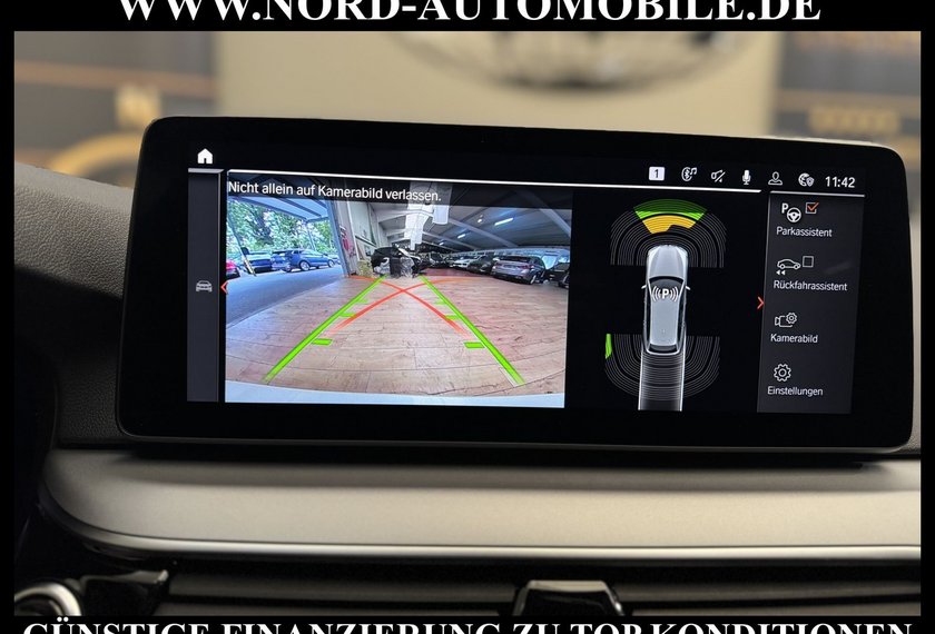 BMW 520 520 d Touring xDrive *LED*StHz*AHK*Luft*ParkAss*