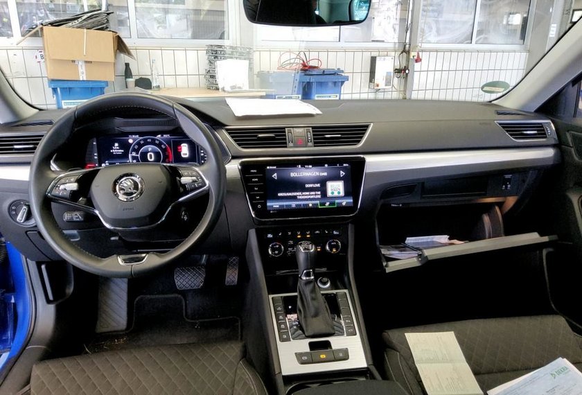 Skoda Superb Superb iV Combi Ambition 1.4 TSI DSG Side&amp;Lane