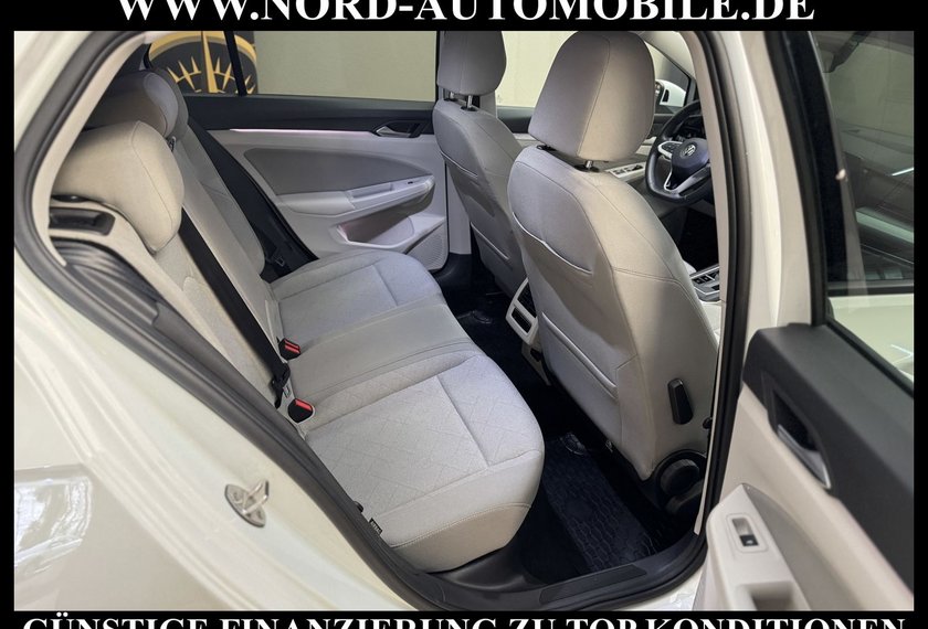 Volkswagen Golf Golf VIII Lim.1.5 eTSI DSG Head-Up/Side&amp;Lane/Nav