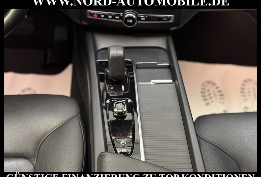 Volvo XC60 XC60 B4 Momentum Pro *AHK*LEDER*360°*LED*4xSHZ*