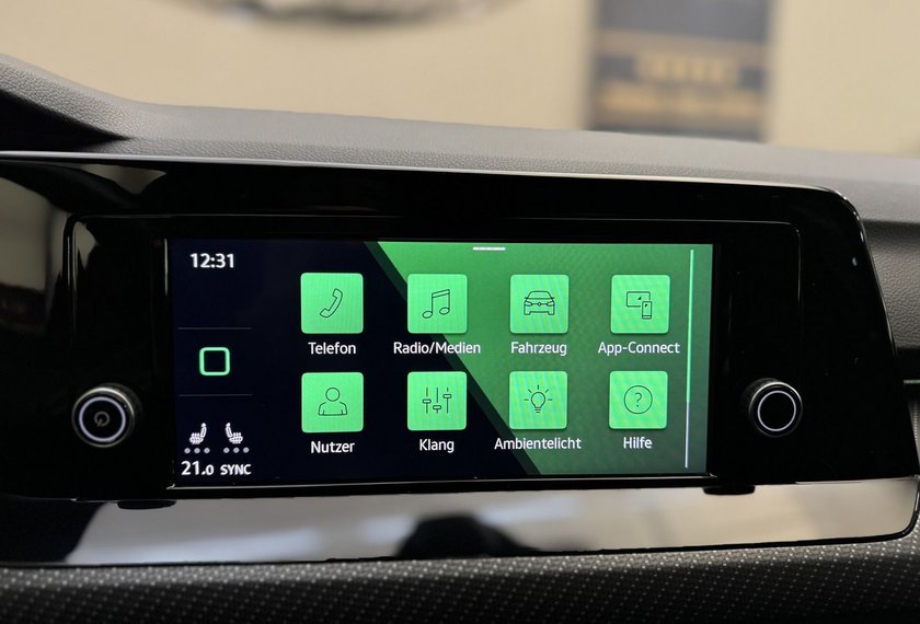 Volkswagen Golf Golf VIII Variant 1.5 eTSI Life DSG R-Line/Kamer