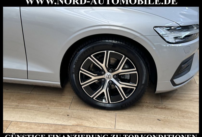 Volvo V60 V60 Kombi B4 Core *AHK*ACC*LED*4xSHZ*UPE:57