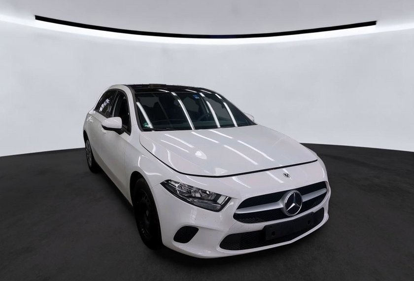 Mercedes-Benz A 180 A 180d Panorama/Navi/Tempomat