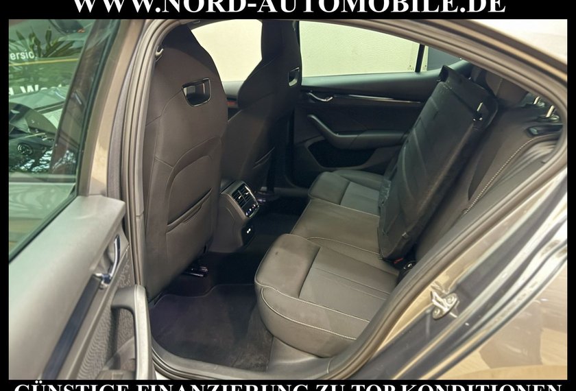 Skoda Octavia Octavia Limousine Sportline 2.0 TDI DSG Head-Up