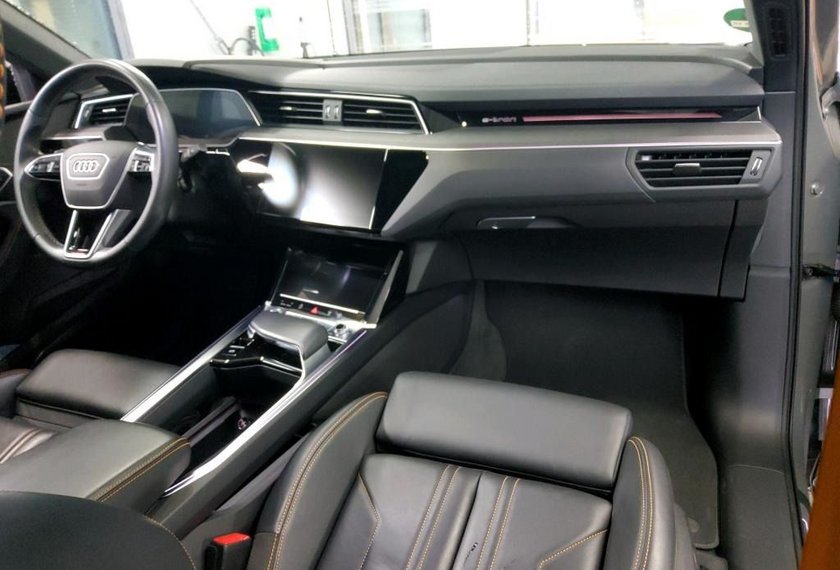 Audi e-tron e-tron 55 Sportback S-Line Black Edition Pano/21