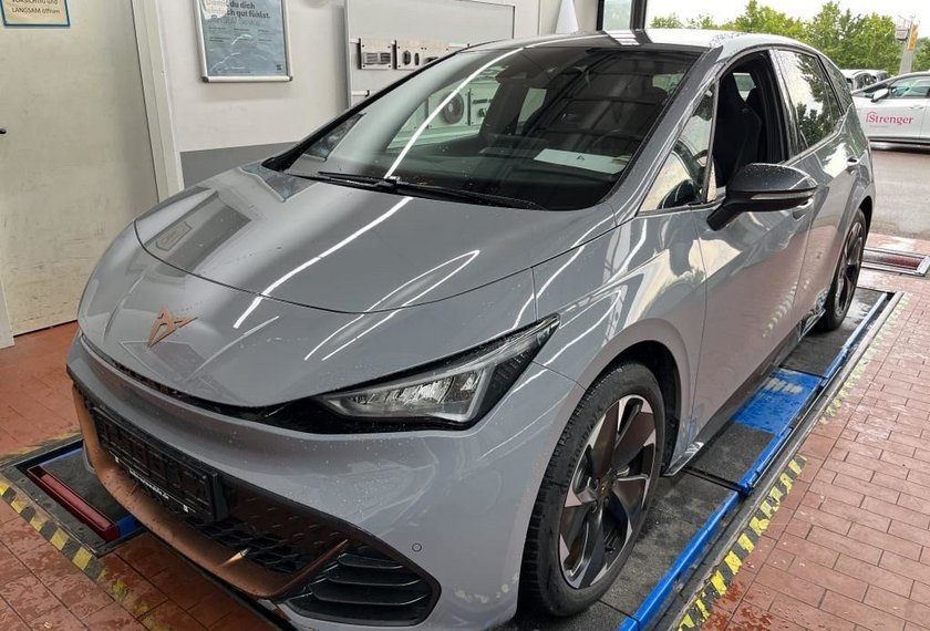 Cupra Born Born 170KW Kamera/Navi/LED/ACC/19