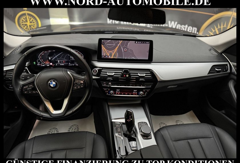BMW 520 520 d Touring xDrive *LED*AHK*Luft*ParkAss*Leder