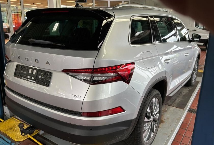 Skoda Kodiaq Kodiaq 2.0 TDI Tour 4x4 Kamera*AHK*Distronic*DSG