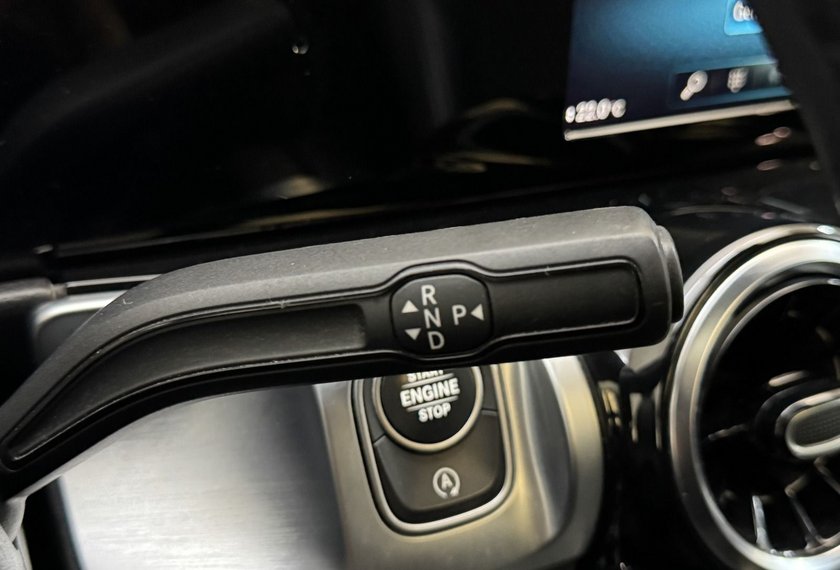 Mercedes-Benz GLB 200 GLB 200 d 4MATIC *7-SITZER*DISTRO+*AHK*PANO*LED*