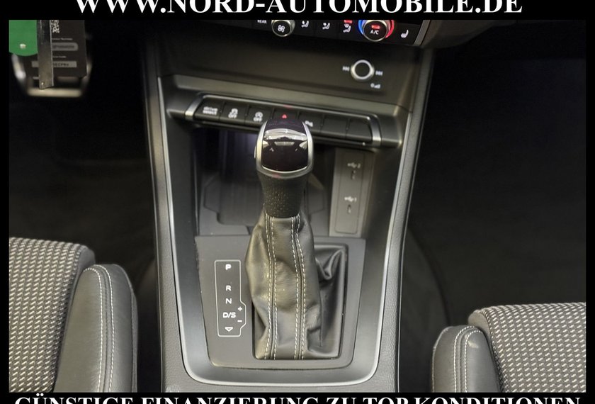 Audi Q3 Q3 Sportback S-Line 1.5 35 TFSI S-Tronic Pano/19