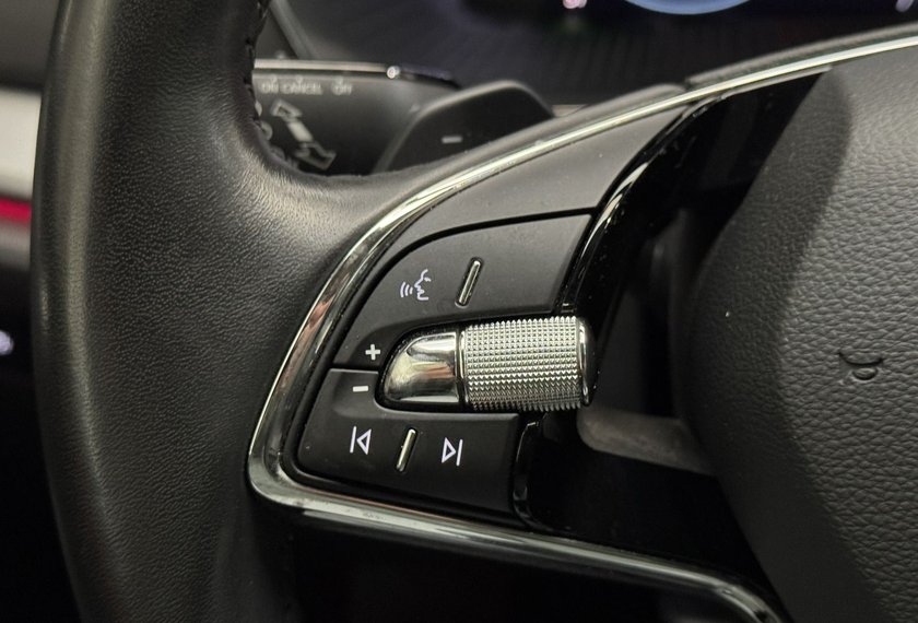 Skoda Octavia Octavia iV Combi Ambition 1.4 TSI DSG Kamera/LED