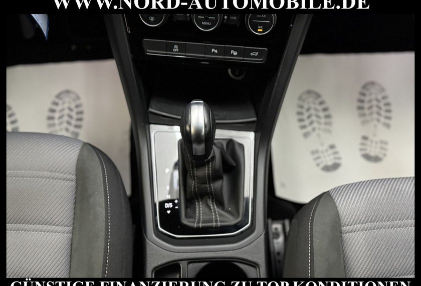 Volkswagen Touran Touran R-Line 1.5 TSI DSG 7-Sitzer/AHK/Kamera
