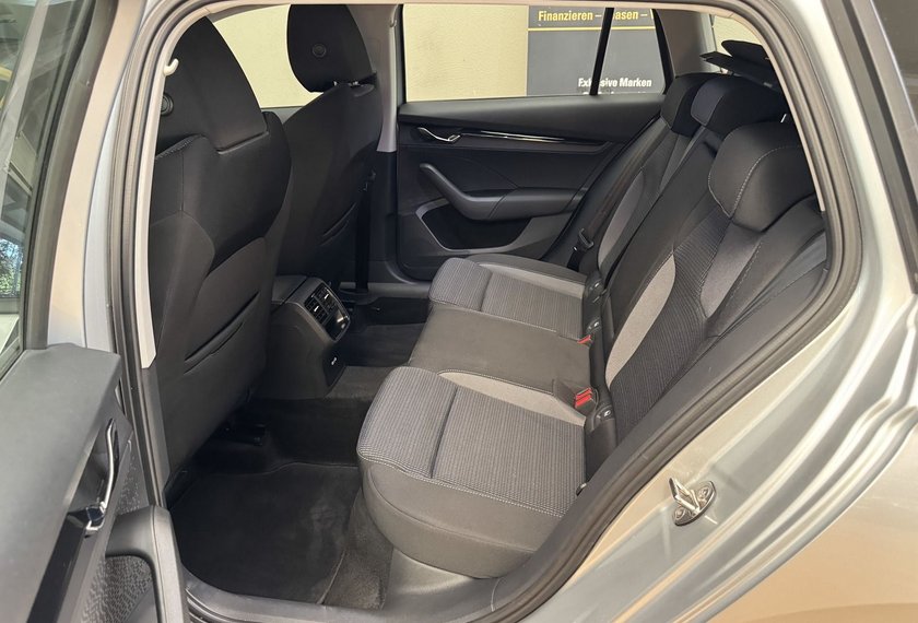Skoda Octavia Octavia Combi 2.0 TDI Ambition Navi/LED/ACC/PDC