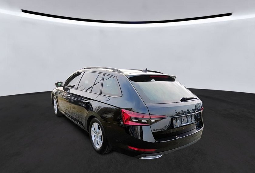 Skoda Superb Superb Combi Sportline 2.0 TDI DSG AHK/StHz/19