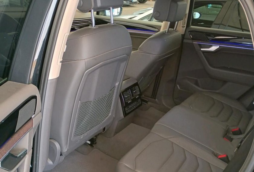 Volkswagen Touareg Touareg 3.0 V6 TDI Atmosphere LUFT/AHK/Leder/19