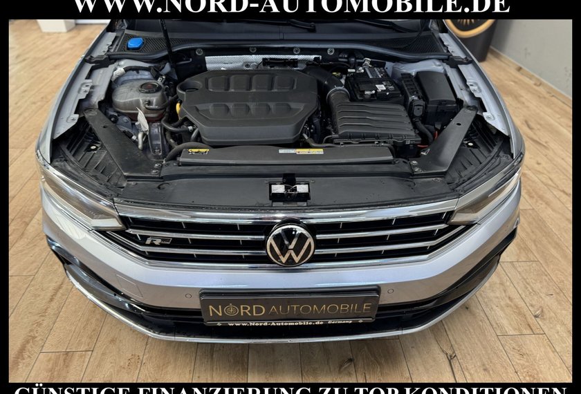 Volkswagen Passat Variant Passat Variant R-Line 4MOT 2.0 TSI DSG Leder/Nav
