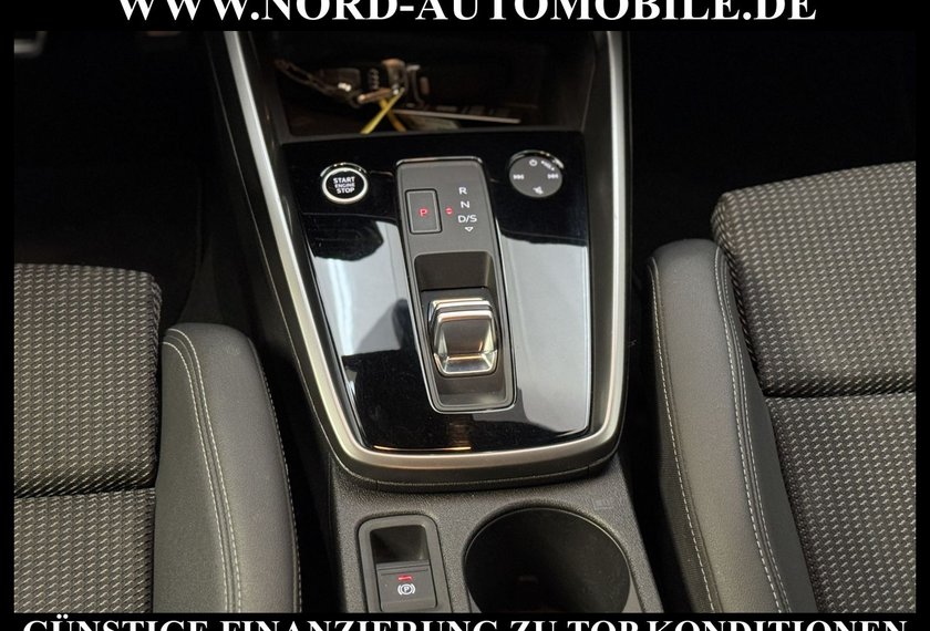 Audi A3 A3 Sportback S-Line 30 TFSI S-Tronic Matrix