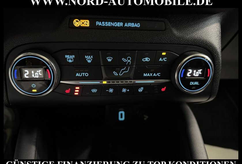Ford Focus Focus Lim VIGNALE 1.5 EB *AHK*PANO*SCHÖN VOLL*