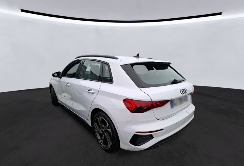 Audi A3 A3 Sportback S-Line 1.5 35 TFSI Virt.Cockpit/18