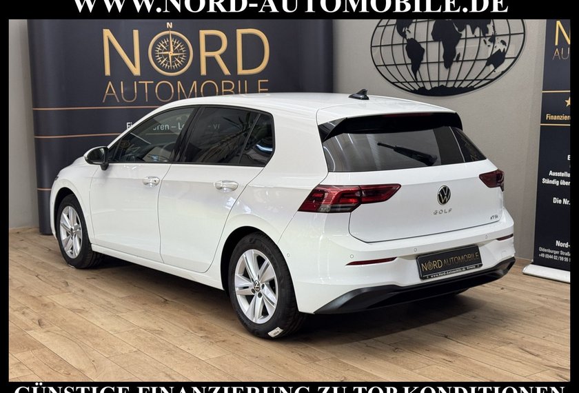 Volkswagen Golf Golf VIII Lim.1.5 eTSI DSG Head-Up/Side&amp;Lane/Nav