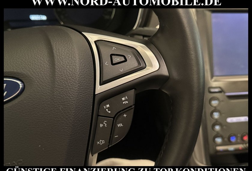 Ford Mondeo Mondeo Lim. 2.0 EB Titanium *LEDER*ACC*PANO*LED*