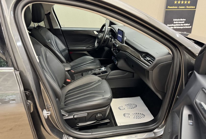Ford Focus Focus Lim VIGNALE 1.5 EB *AHK*PANO*SCHÖN VOLL*