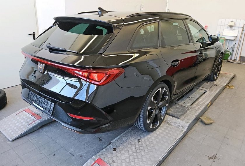 Cupra Leon Leon SP VZ 1.4 TSI e-HYBRID DSG AHK/KAmera/19/