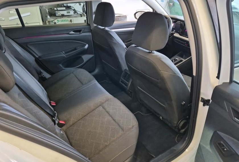 Volkswagen Golf Golf Variant 1.0 eTSI DSG Life Navi/LED/PDC/Dig.