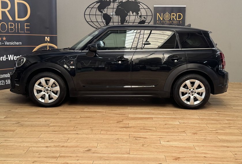MINI Cooper Countryman Cooper Countryman S ALL4 Essential Trim *LED*NAV