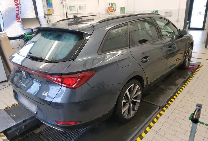 Seat Leon Leon SP FR 1.4 electric/TSI e-HYBRID DSG Navi/18