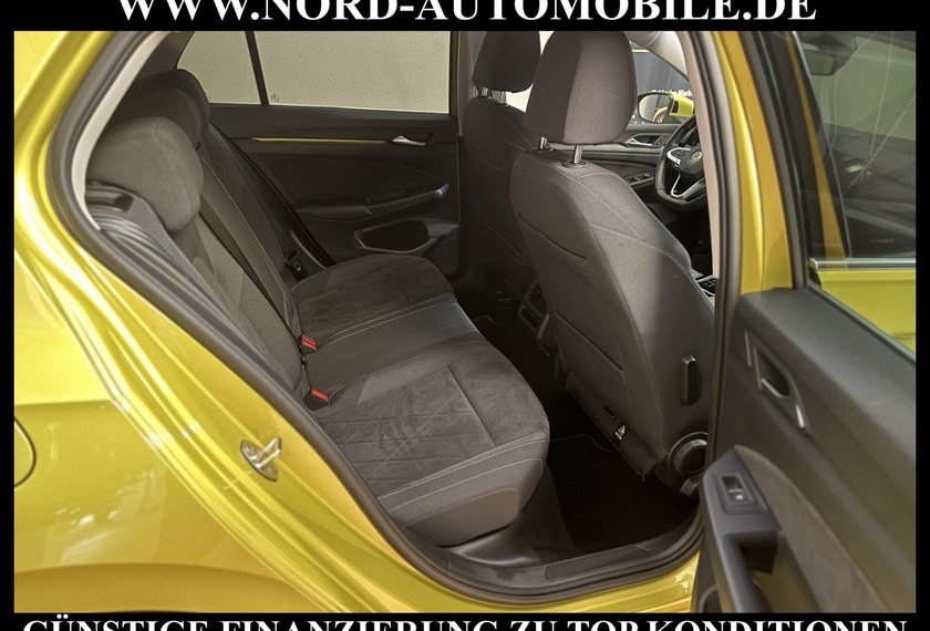 Volkswagen Golf Golf Style 1.5 eTSI DSG Kamera/Navi/LED/17