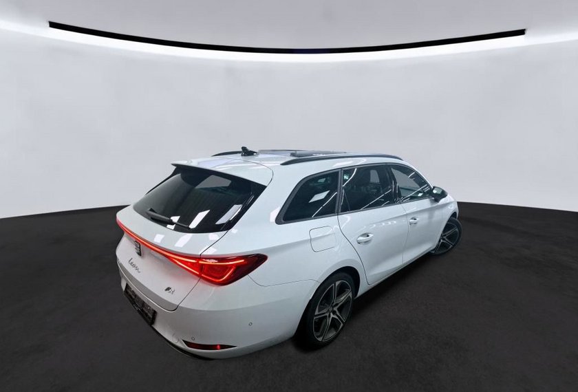 Seat Leon Leon SP FR 1.5 eTSI DSG Pano/AHK/18/Kamera/Navi/