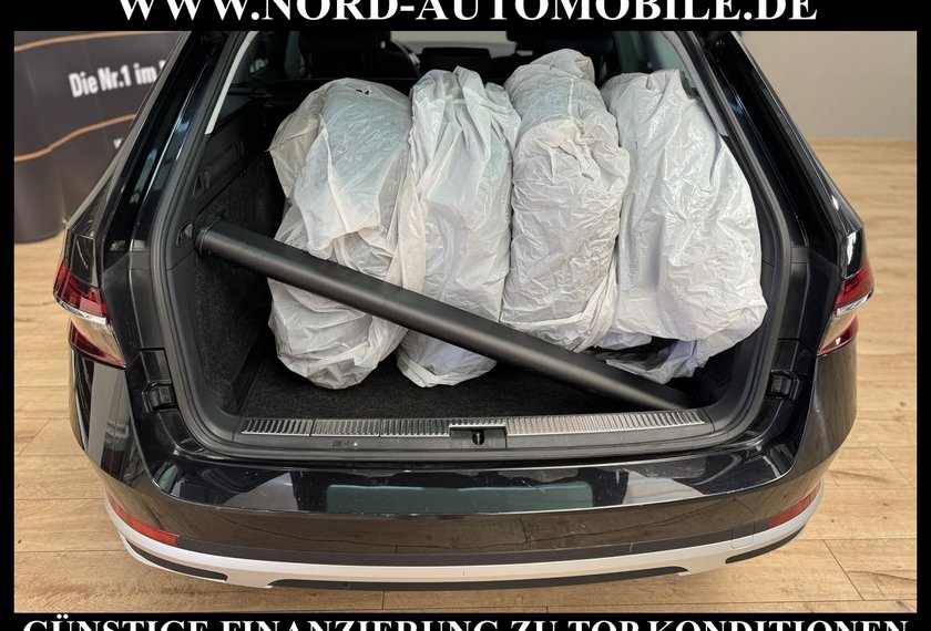 Skoda Superb Superb Combi SCOUT TDI DSG 4x4 *AHK*PANO*UPE61*