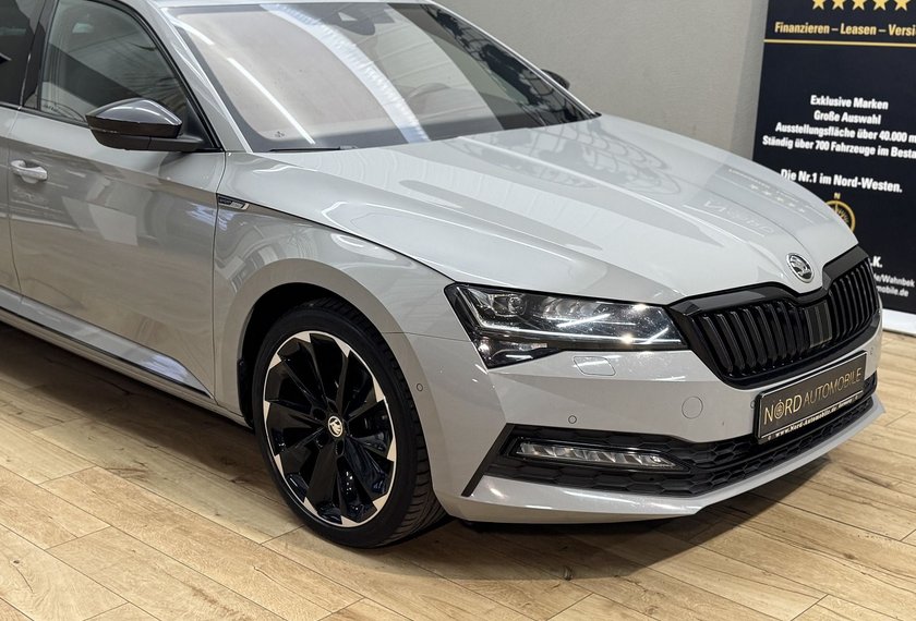 Skoda Superb Superb Combi 2.0 TDI DSG Sportline AHK/Area View