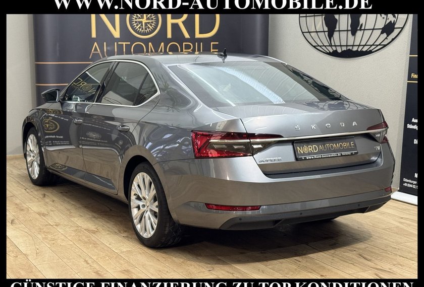 Skoda Superb Superb iV Limousine Style 1.4 TSI DSG Side&amp;Lane