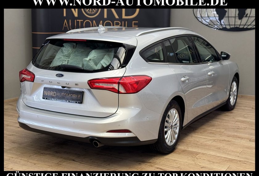 Ford Focus Focus Turnier 1.5 EB Titanium *LED*AHK*KAM*SHZ*