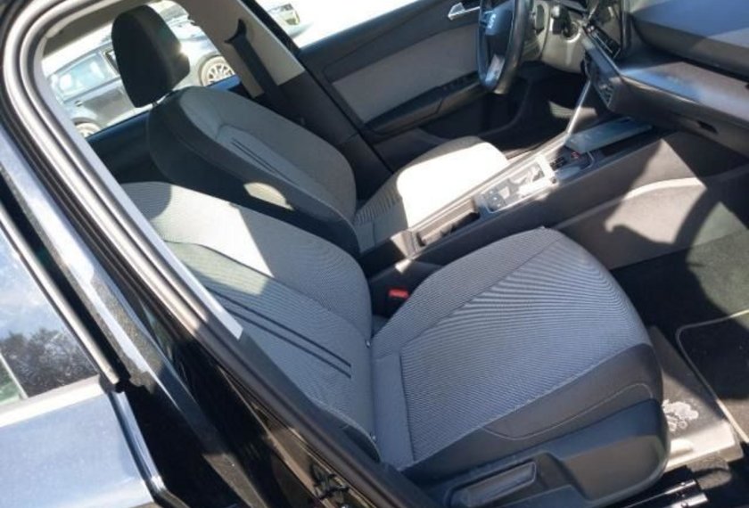 Seat Leon Leon Sportstourer 1.5 eTSI Style DSG Navi/LED/16