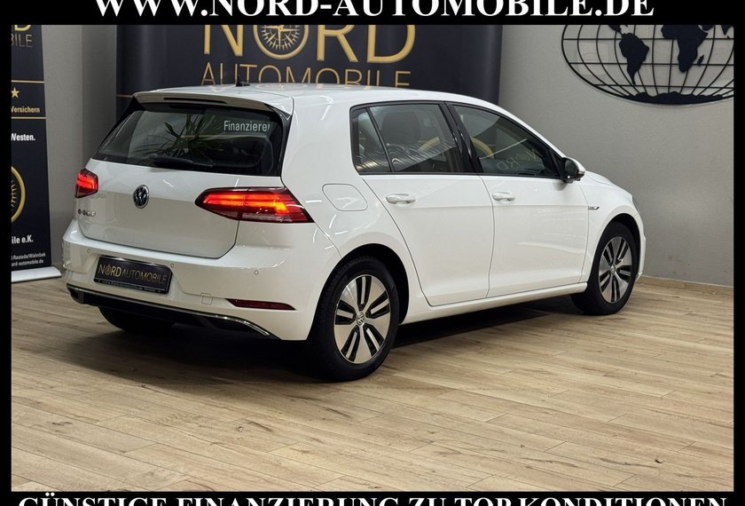 Volkswagen Golf Golf VII Lim. e-Golf *LED*Wärmepumpe*Kam*Navi*