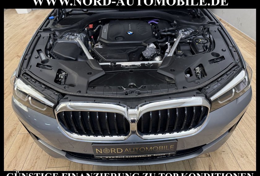 BMW 520 520 d Touring xDrive *LED*StHz*AHK*Luft*ParkAss*