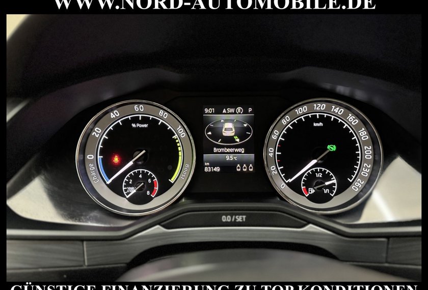 Skoda Superb Superb iV Combi Ambition 1.4 TSI DSG AHK/Navi/