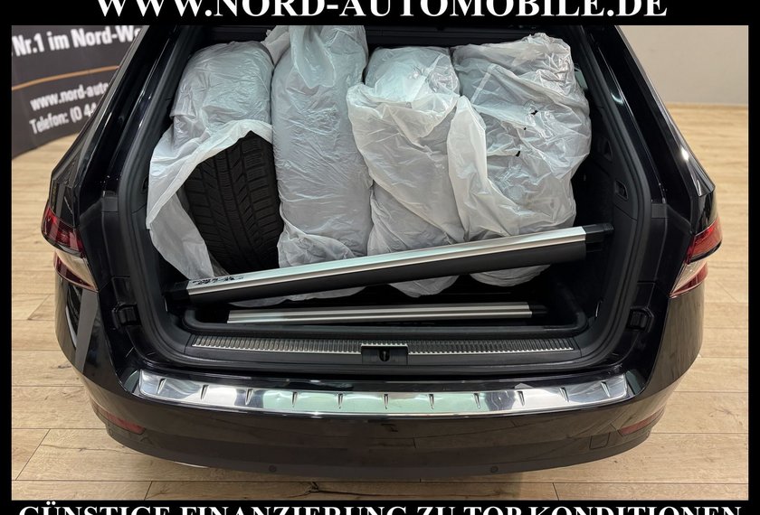 Skoda Superb Superb Combi Sportline 2.0 TSI DSG Kamera/ACC/19