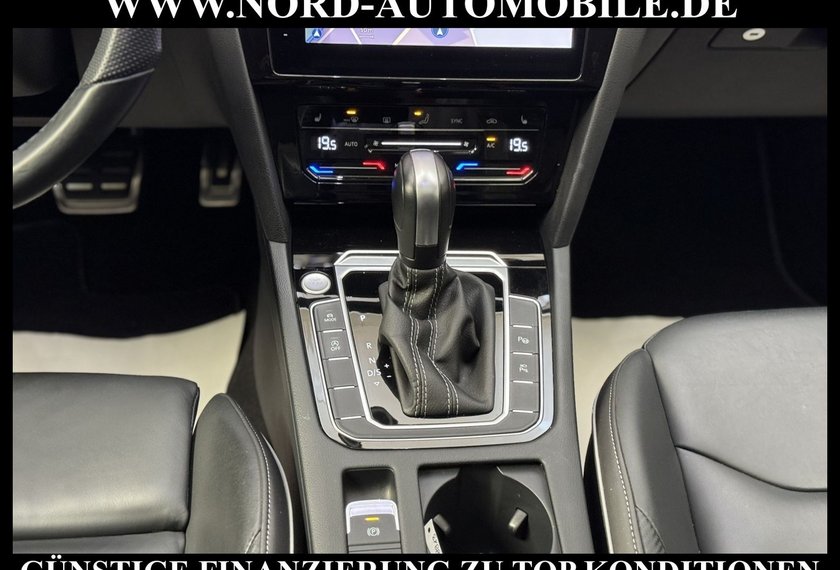 Volkswagen Arteon Arteon R-Line 4MOT 2.0TSI DSG AHK/Pano/20/HeadUp