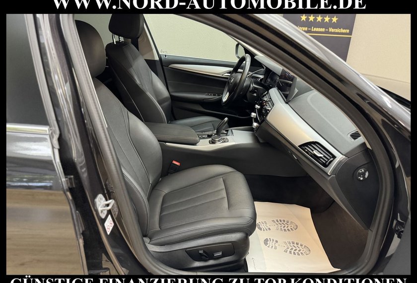BMW 520 520 d Touring xDrive *LED*AHK*Luft*ParkAss*Leder