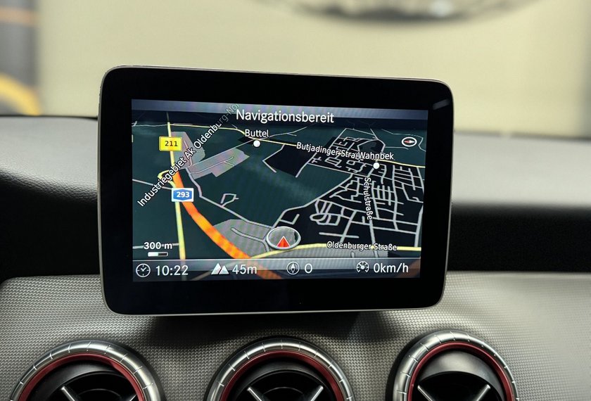 Mercedes-Benz CLA 180 CLA 180 Coupé *LED*Navi*Kamera*AHK*17Z-AMG*