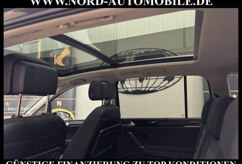 Volkswagen Touran Touran Highline 1.5 TSI DSG Pano/ACC/Navi/LED/17