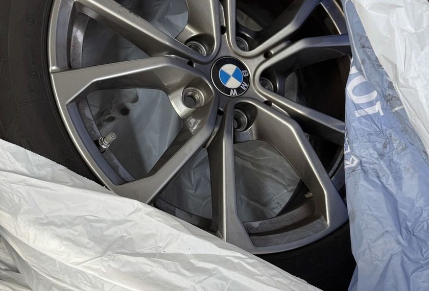 BMW 320 320 d Touring xDrive *LED*AHK*Curved*Shadow*MJ23