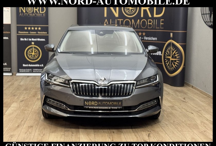 Skoda Superb Superb iV Limousine Style 1.4 TSI DSG Side&amp;Lane