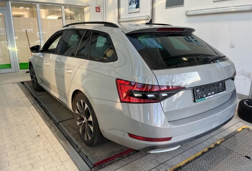 Skoda Superb Superb Combi Sportline 2.0 TDI DSG Virt.Cockpit
