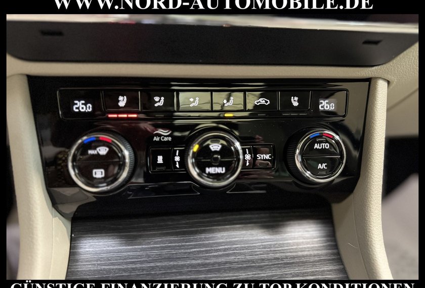 Skoda Superb Superb Combi 2.0 TDI DSG Premium *AHK*Pano*StHz*